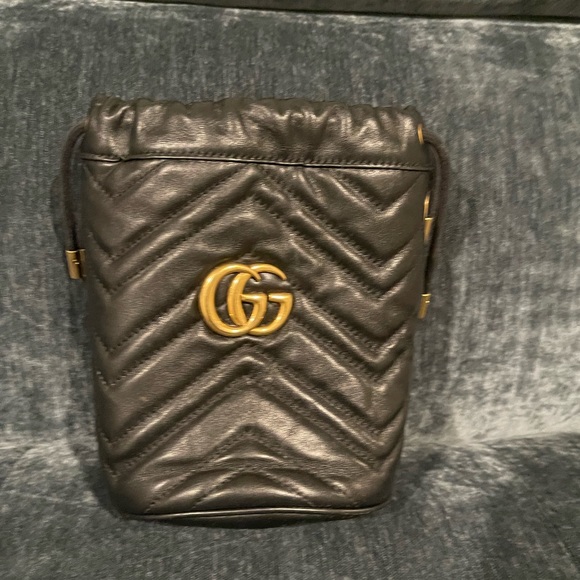 Authentic Gucci mini bucket bag- missing the chain. - Picture 1 of 6
